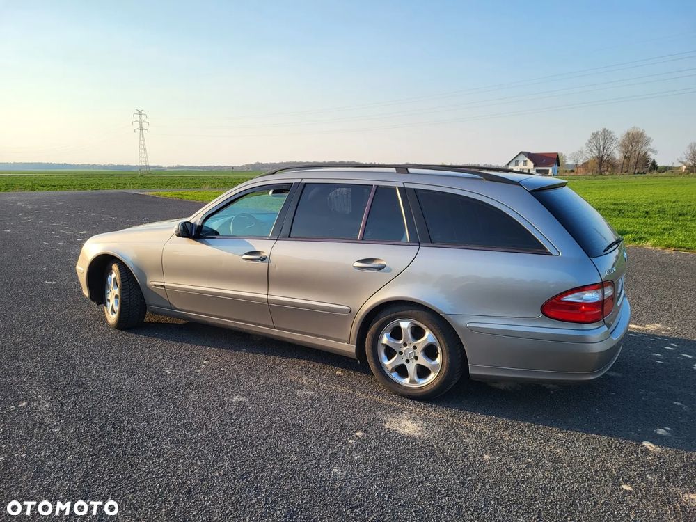 Mercedes-Benz Klasa E 320 T Classic - 4