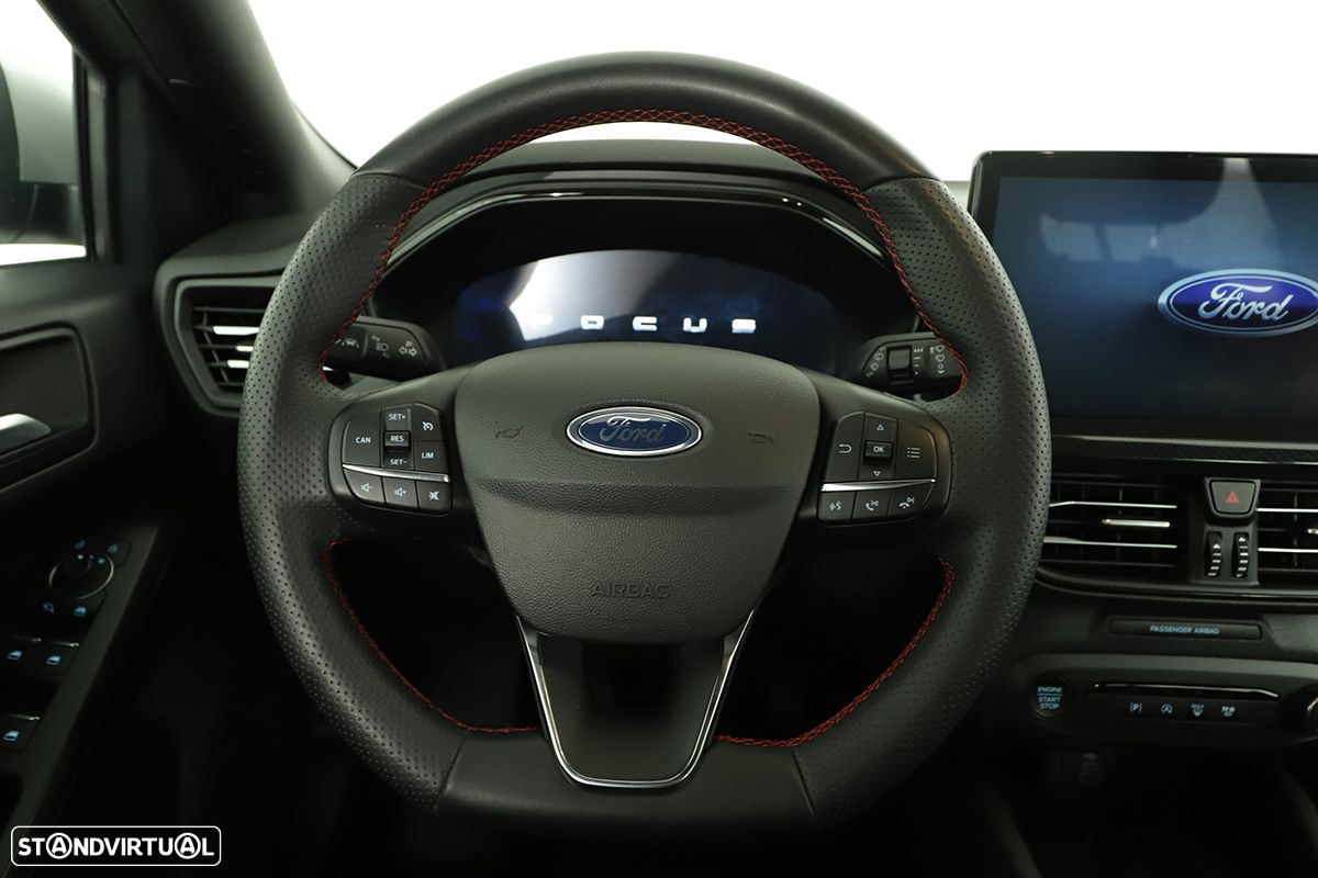 Ford Focus 1.0 EcoBoost MHEV ST-Line - 15