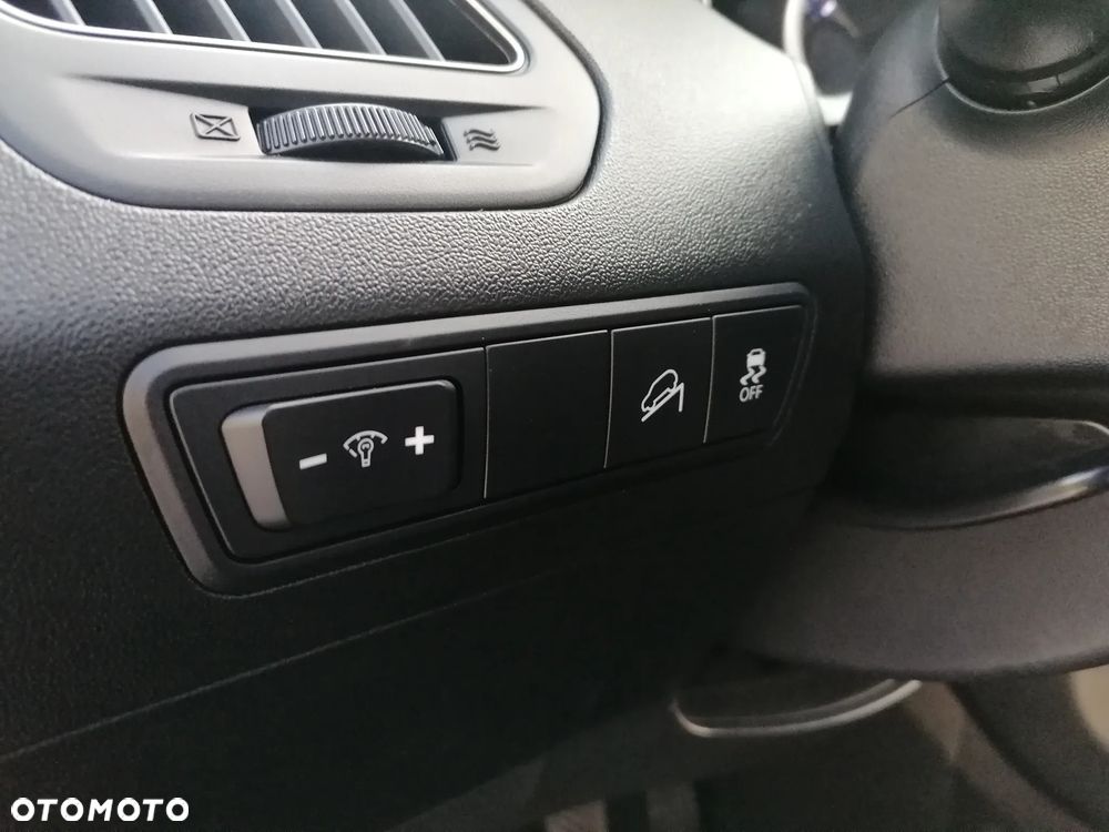 Hyundai ix35 1.6 2WD Fifa World Cup Edition - 24