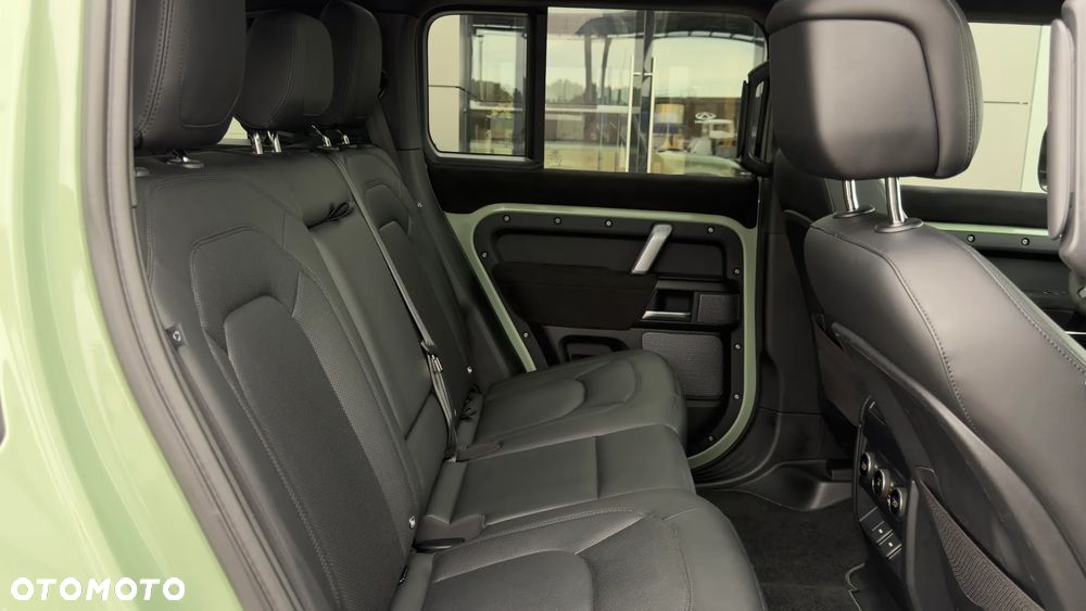 Land Rover Defender - 19