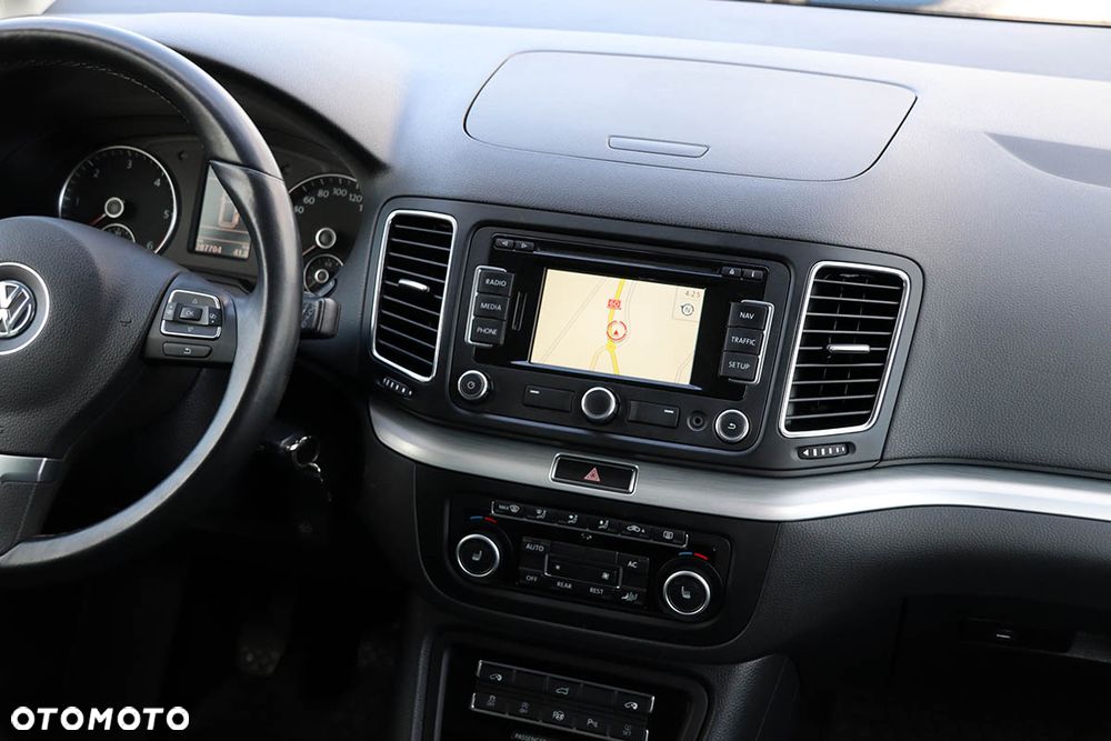 Volkswagen Sharan 2.0 TDI 4MOTION Blue Motion Style - 32