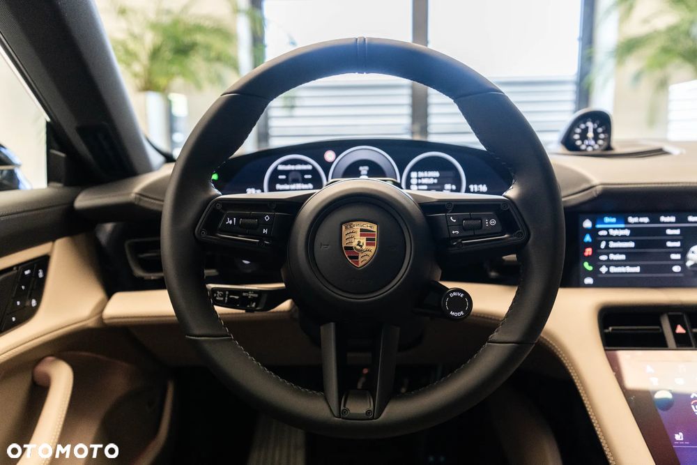 Porsche Taycan 4 - 17
