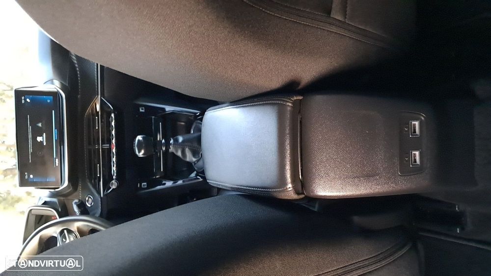 Peugeot 2008 1.2 PureTech Allure Pack - 35