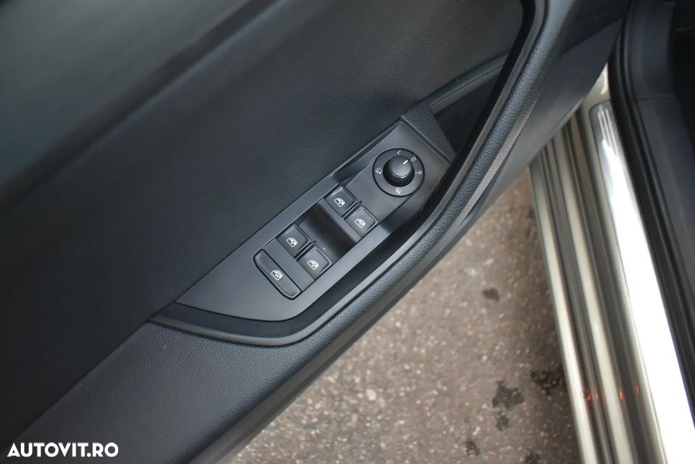 Skoda Superb 2.0 TDI DSG Ambition - 13