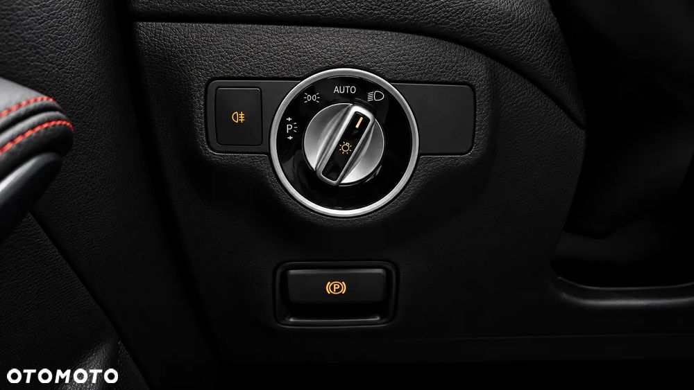 Mercedes-Benz CLA 250 4-Matic AMG Line - 17