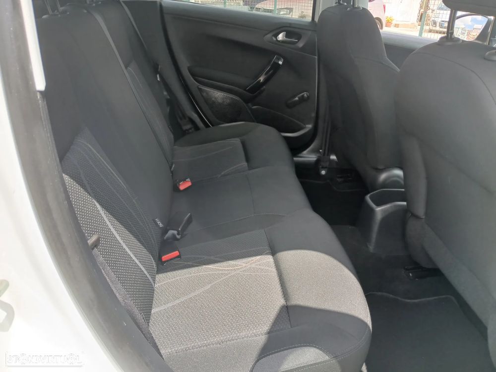 Peugeot 208 1.2 VTi Active - 19
