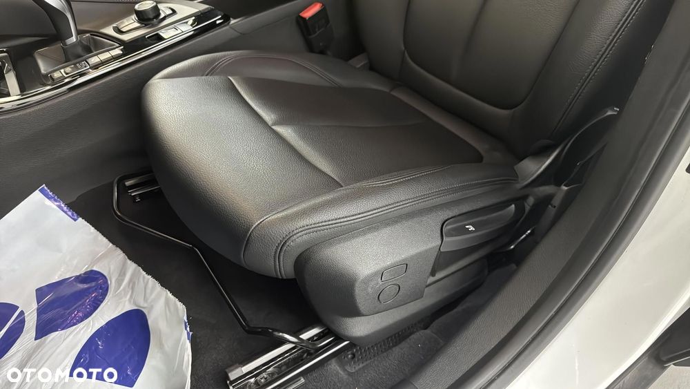 BMW X2 sDrive18d Advantage - 13