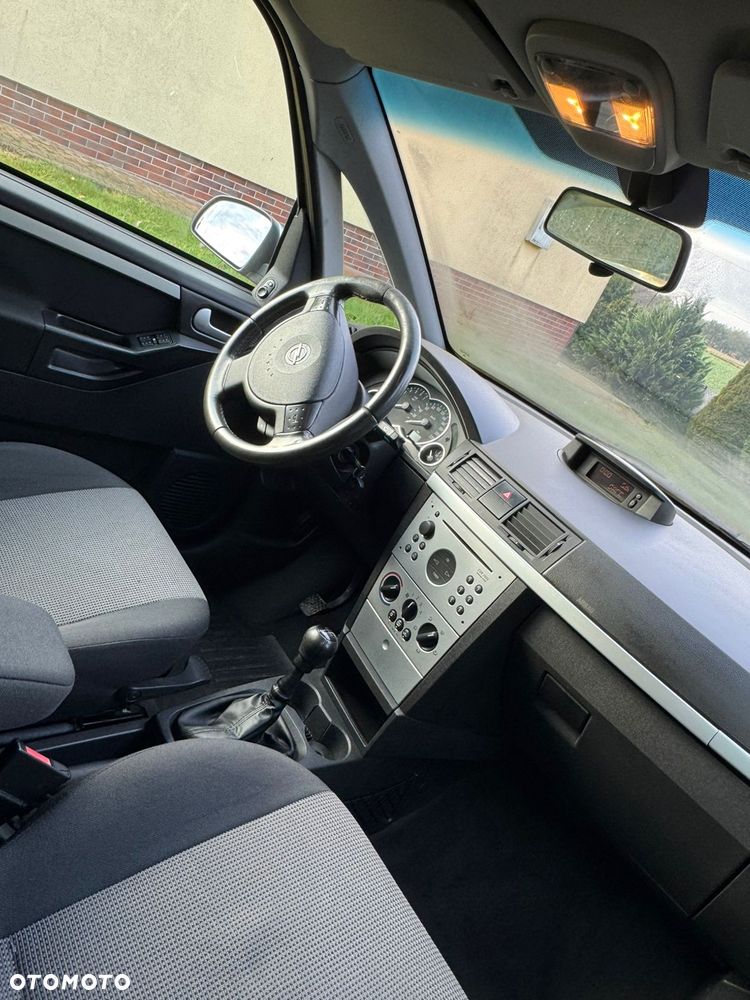 Opel Meriva 1.8 16V (Essentia) - 13