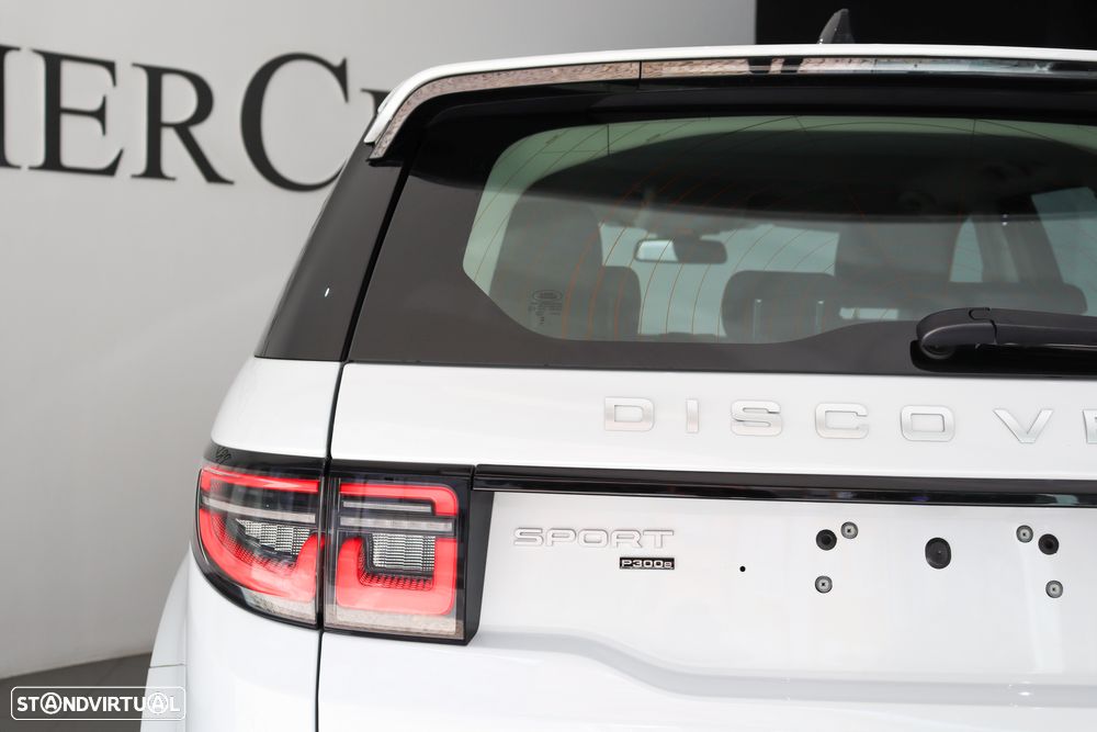 Land Rover Discovery Sport P300e Dynamic SE - 11