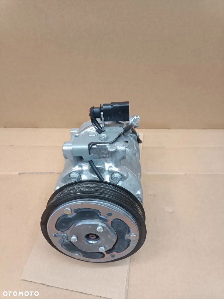 KOMPRESOR KLIMATYZACJI 4M0820803N AUDI Q7 (4M) 3.0TDI - 3
