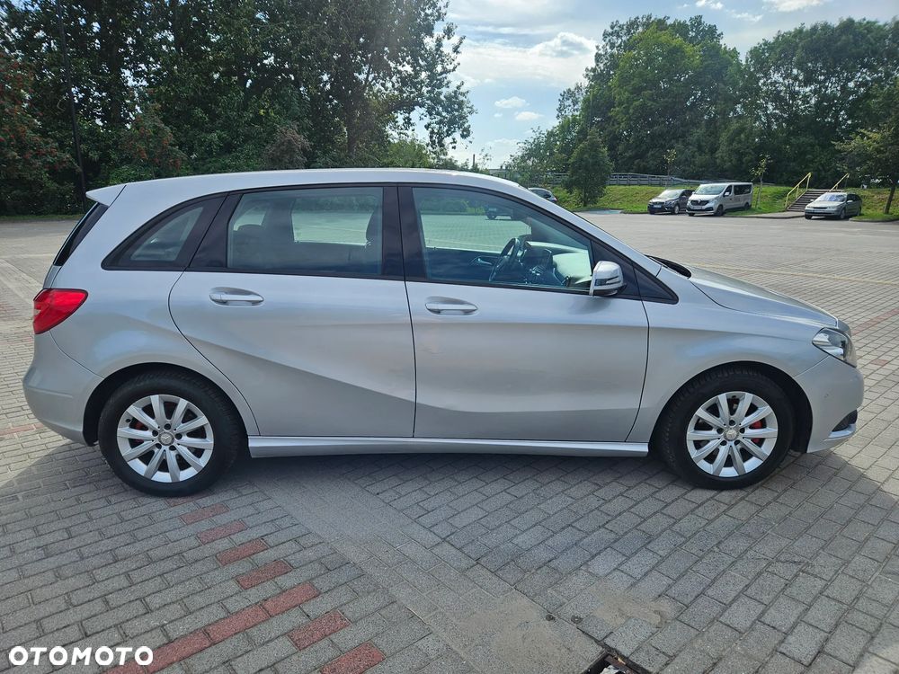 Mercedes-Benz Klasa B 180 (BlueEFFICIENCY) - 4