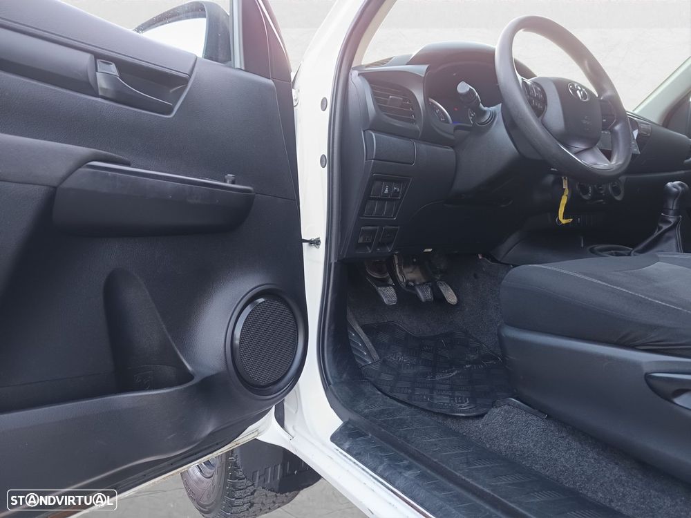 Toyota Hilux - 15