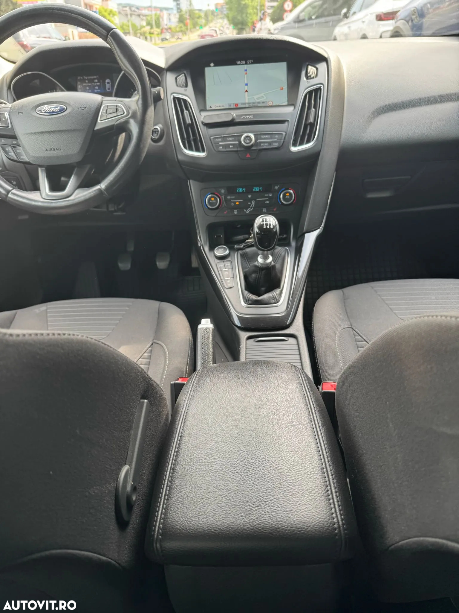 Ford Focus 1.5 Ecoboost Titanium - 27