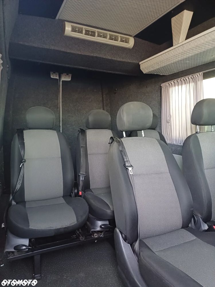 Mercedes-Benz Sprinter - 23