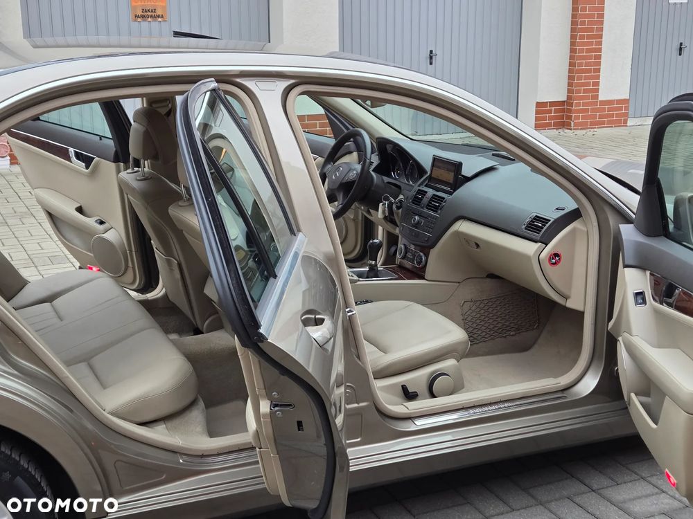 Mercedes-Benz Klasa C 250 CDI DPF BlueEFFICIENCY - 17
