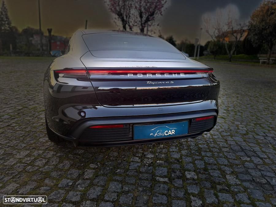 Porsche Taycan 4S - 14