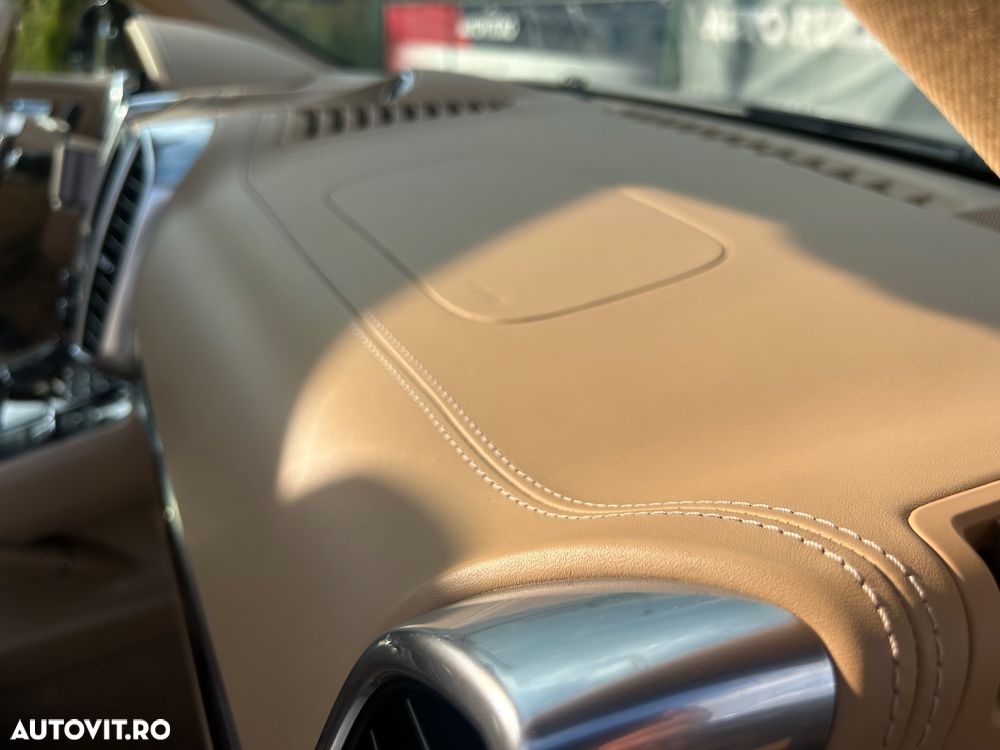 Porsche Cayenne - 24