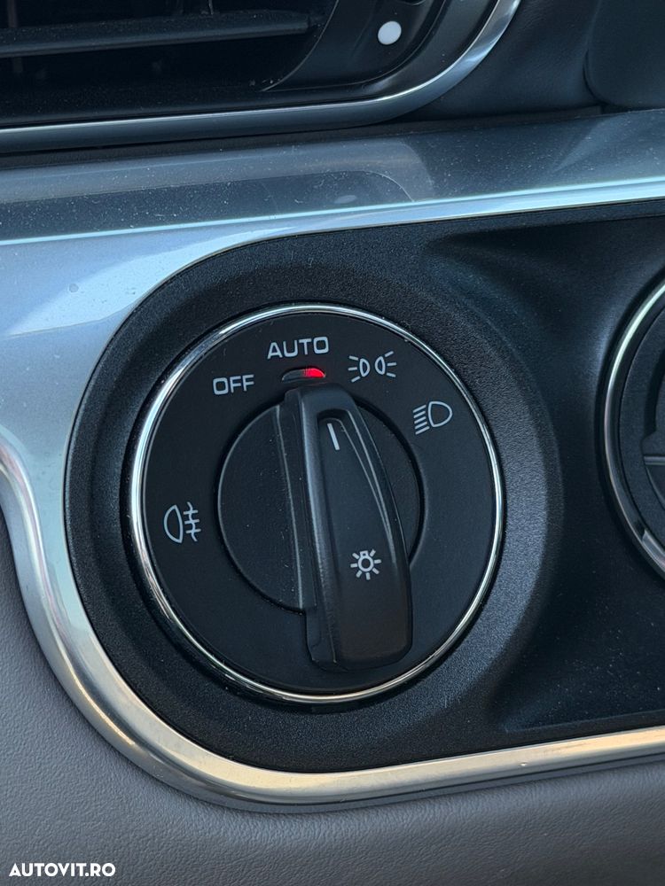 Porsche 911 Carrera 4 - 13