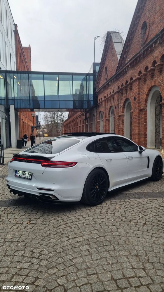 Porsche Panamera 4 - 29