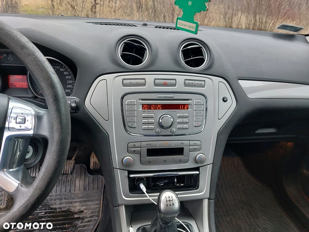 Ford Mondeo 1.8 TDCi Trend - 21