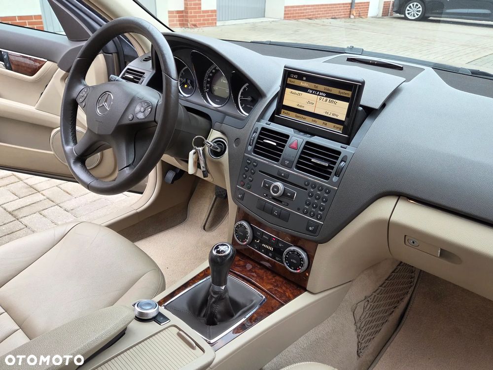 Mercedes-Benz Klasa C 250 CDI DPF BlueEFFICIENCY - 21