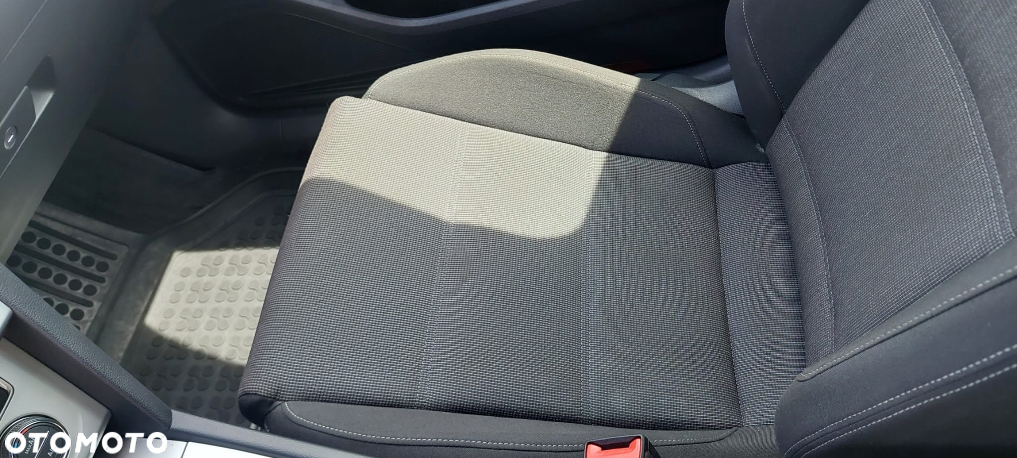 Volkswagen Passat - 11