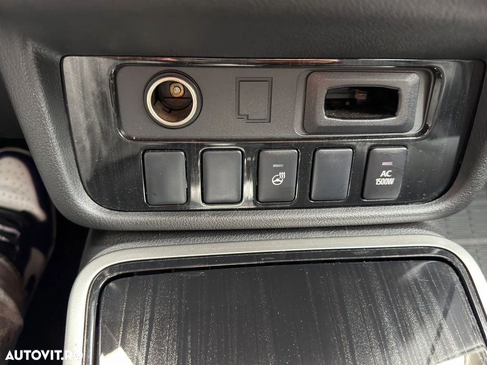 Mitsubishi Outlander - 24