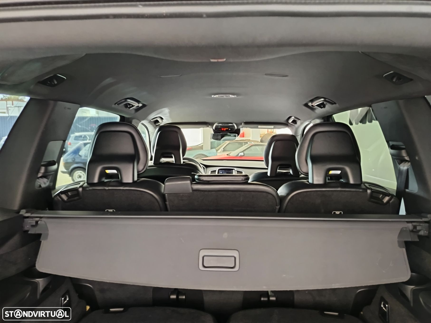 Volvo XC 90 2.0 D4 R-Design - 11