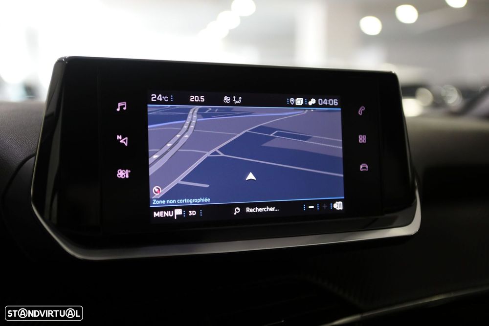Peugeot 2008 1.2 PureTech Allure EAT8 - 32