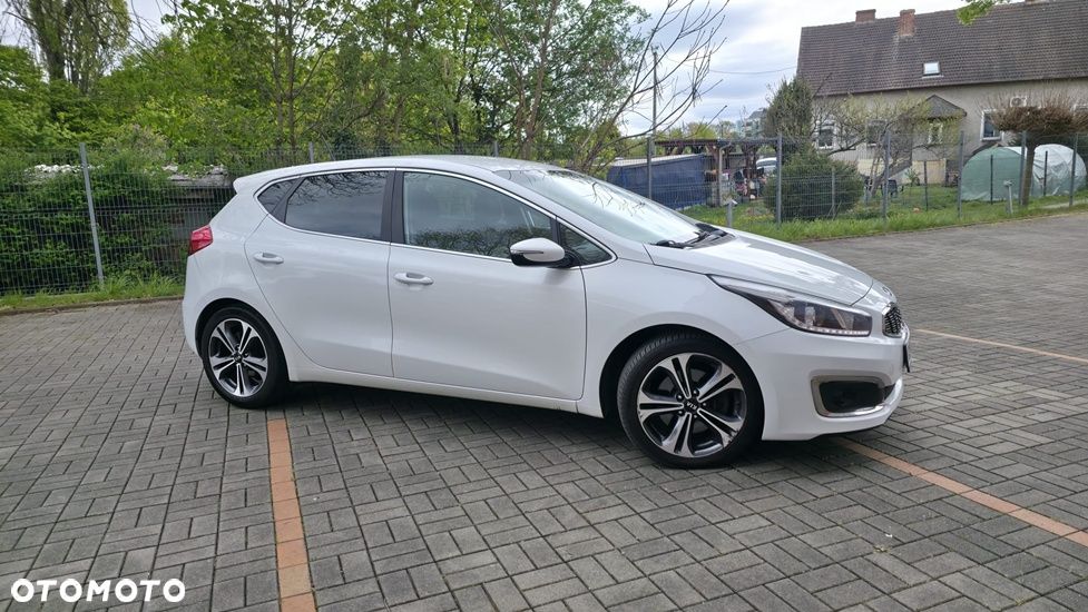 Kia Ceed 1.6 CRDi 136 ISG Spirit - 11