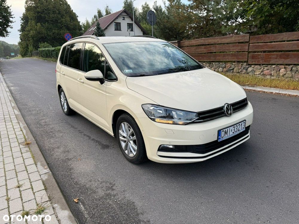 Volkswagen Touran - 1