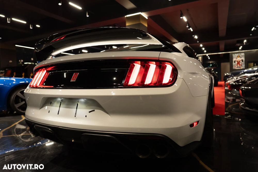 Ford Mustang - 33