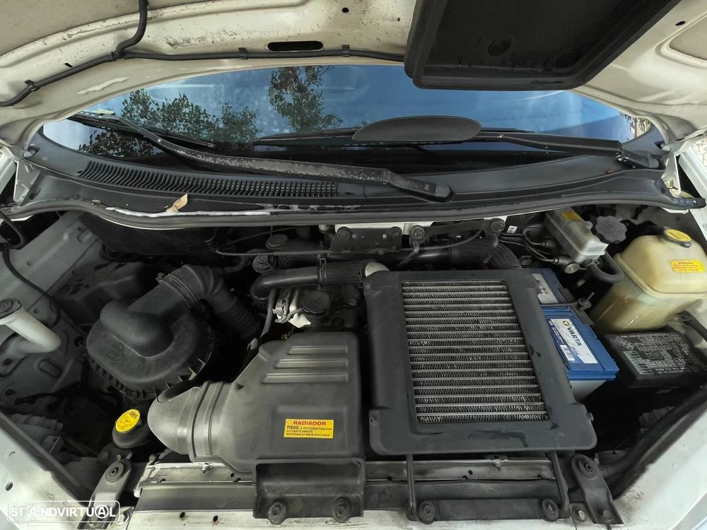 Hyundai H1 - 16