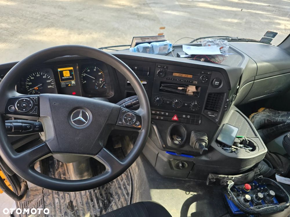 Mercedes-Benz AROCS - 17