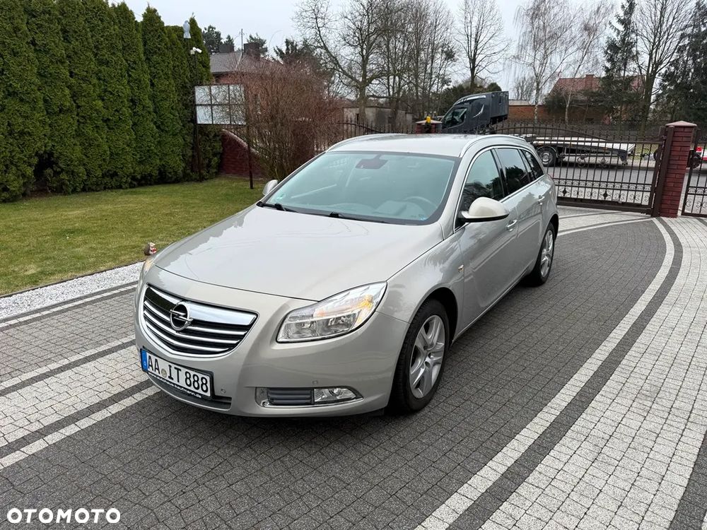 Opel Insignia 1.6 Design Edition - 1