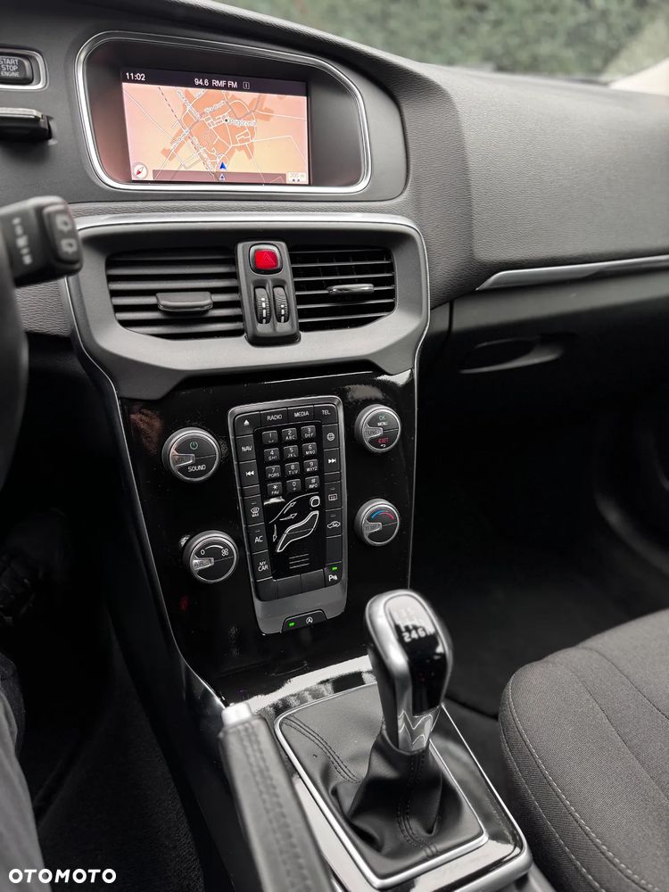 Volvo V40 T2 Kinetic - 13