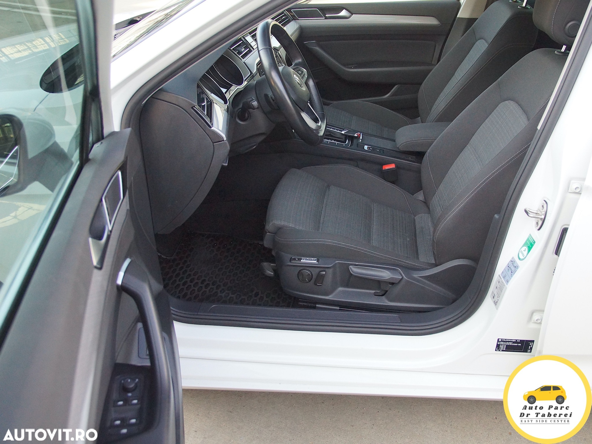 Volkswagen Passat Variant 2.0 TDI SCR DSG BlueMotion Comfortline - 18