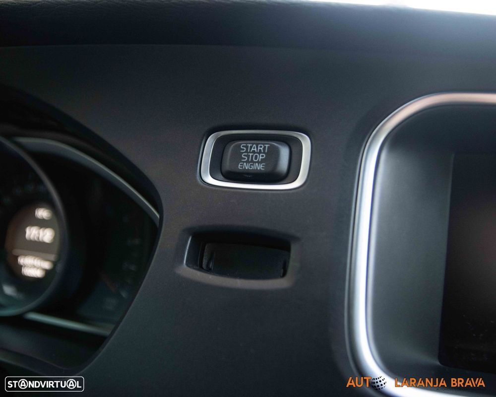 Volvo V40 D2 Kinetic - 24