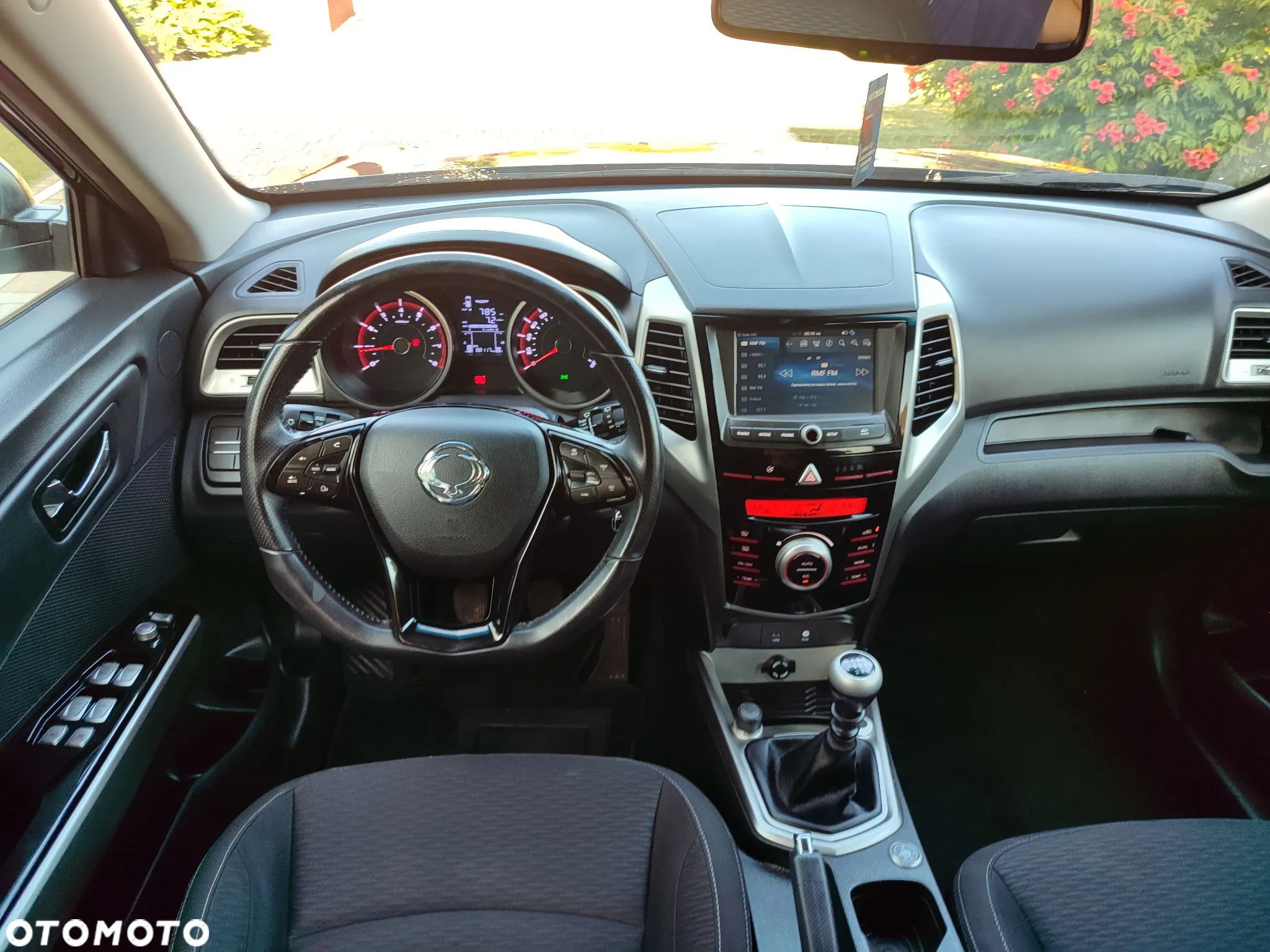 SsangYong/KGM Tivoli 1.6 Crystal Base - 6