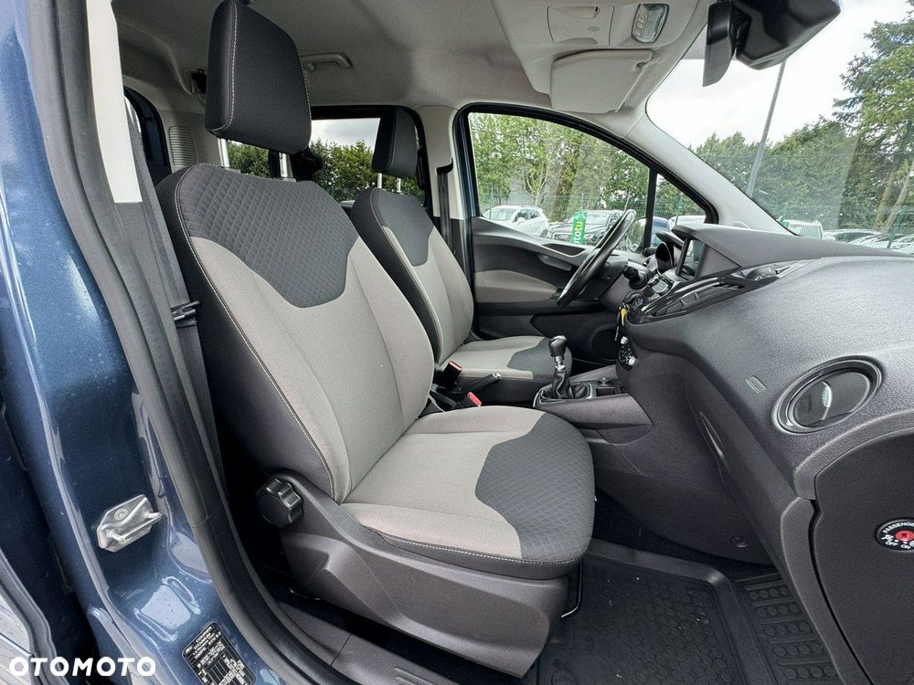 Ford Tourneo Courier - 33