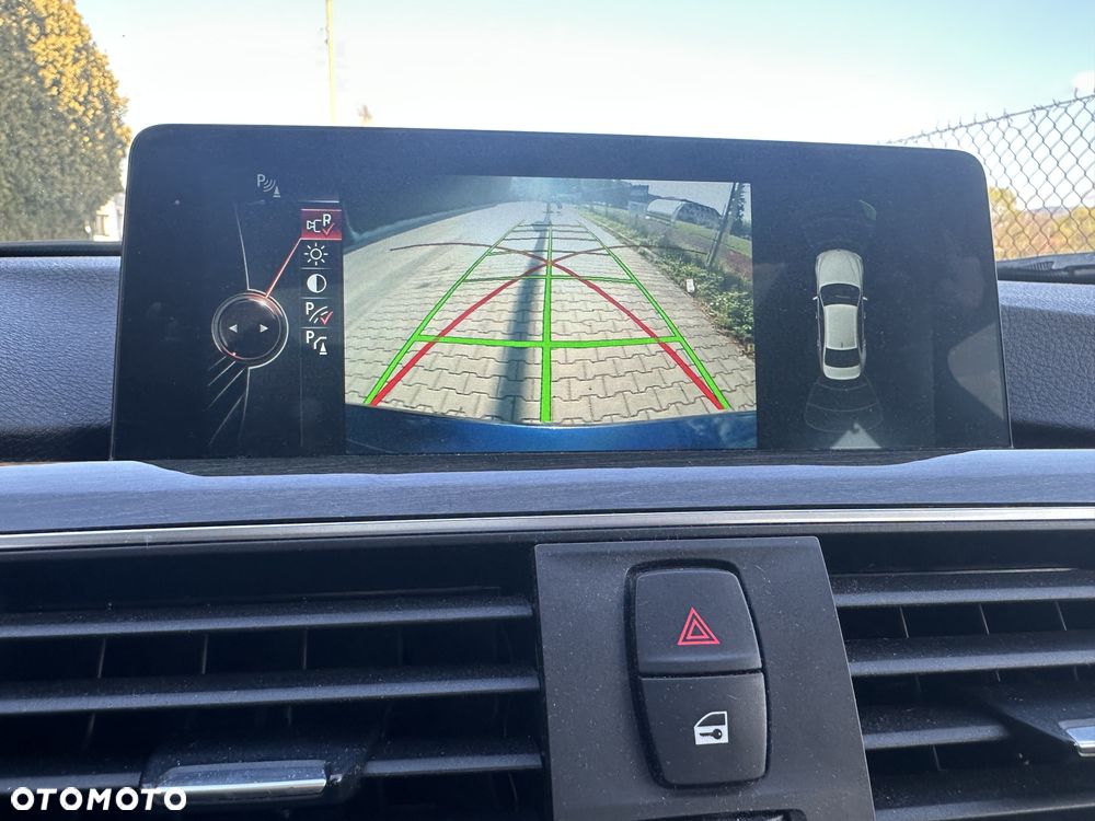 BMW Seria 3 328i Luxury Line - 29