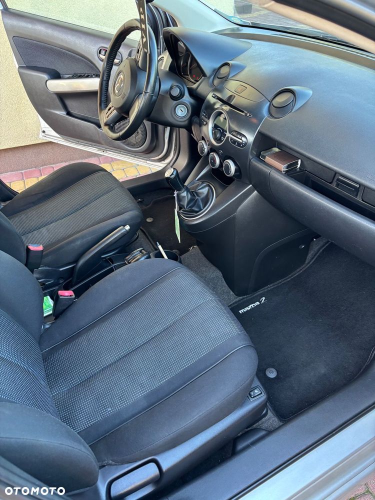 Mazda 2 - 10