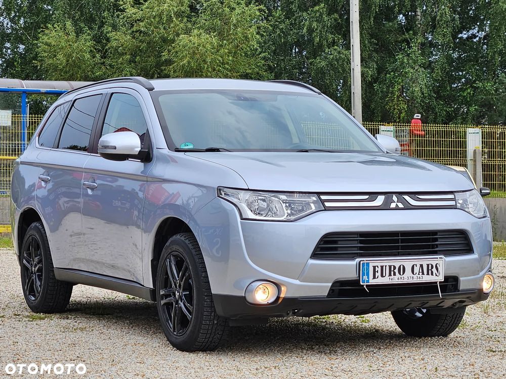 Mitsubishi Outlander 2.0 Invite + 2WD - 7