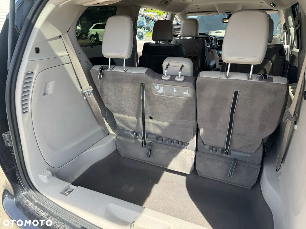Chrysler Pacifica - 20