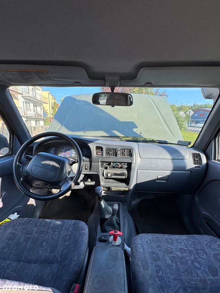 Toyota Hilux 4WD DLX - 25