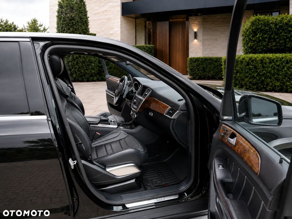Mercedes-Benz GL 63 AMG - 25
