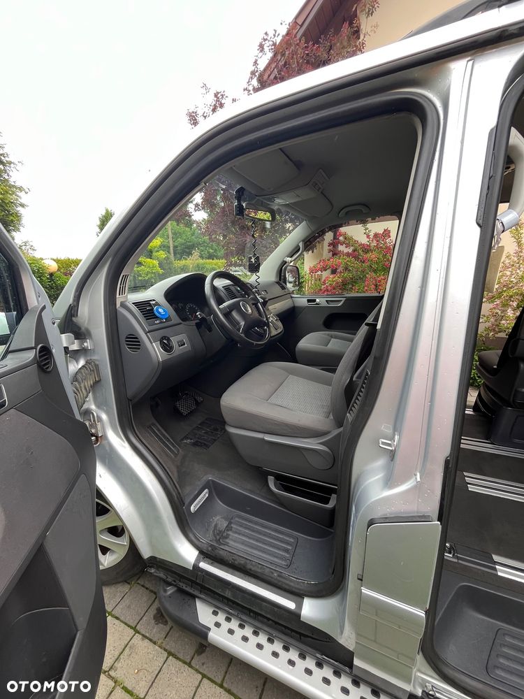 Volkswagen Multivan - 11