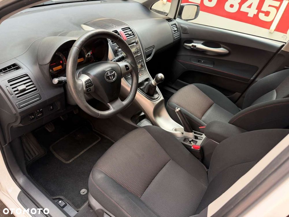 Toyota Auris - 22