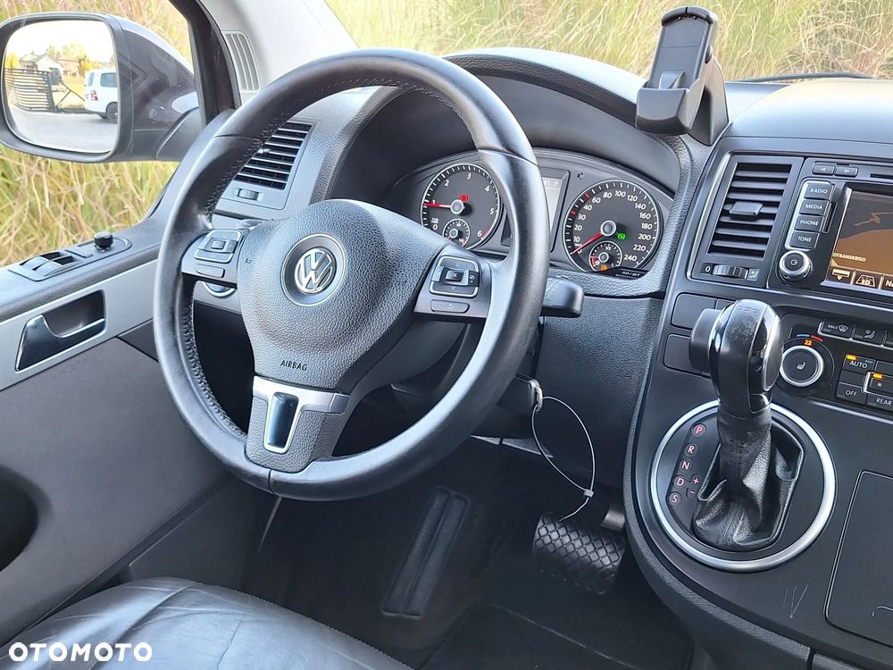 Volkswagen Multivan - 25