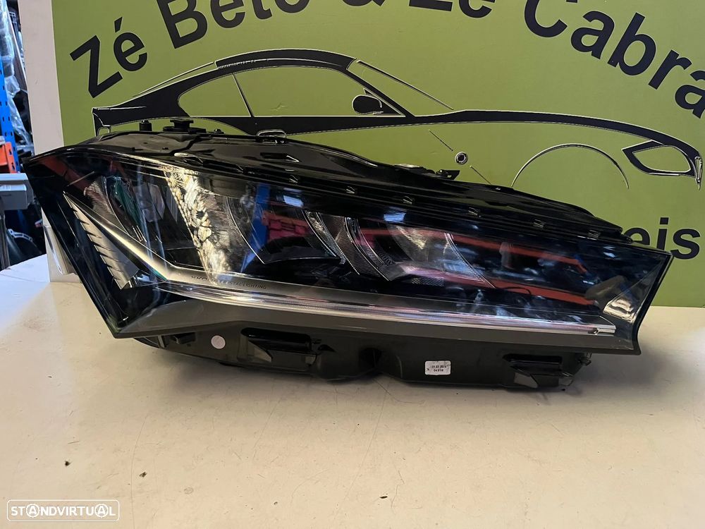 Skoda Superb IV - FAROL DIREITO LED - FF842 - 2